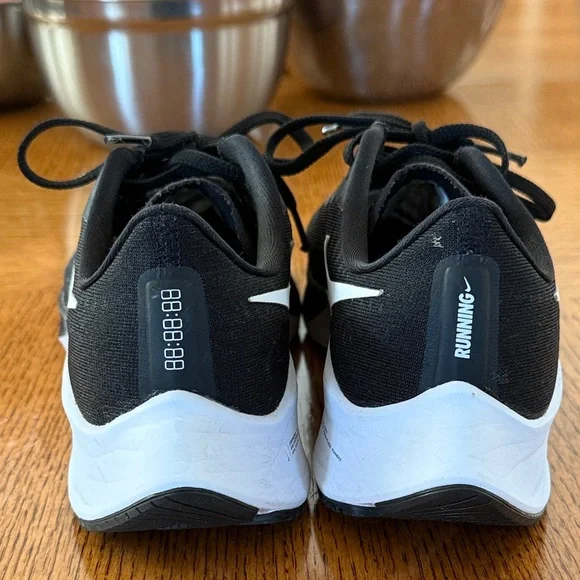 Women’s NIKE PEGASUS 37 size 9 Running Shoes - Picture 6 of 15